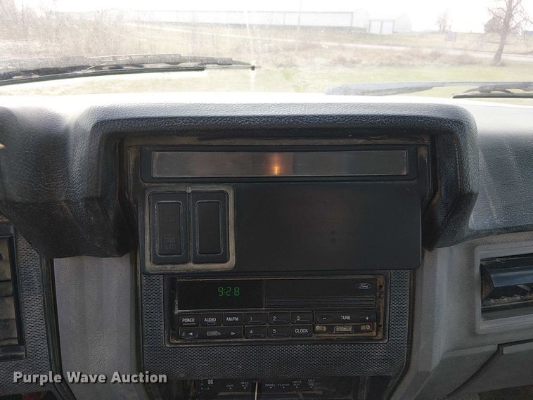 image for item FK0871 1998 Ford F800 dump flatbed truck