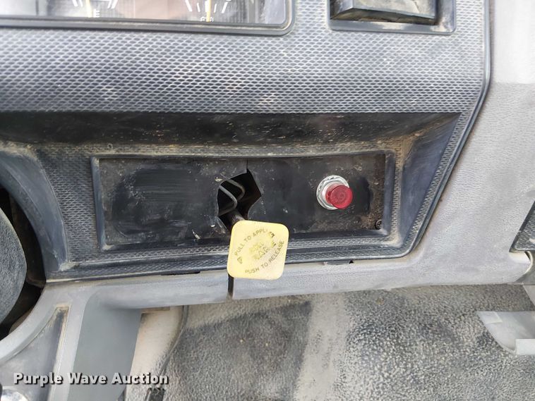 image for item FK0871 1998 Ford F800 dump flatbed truck