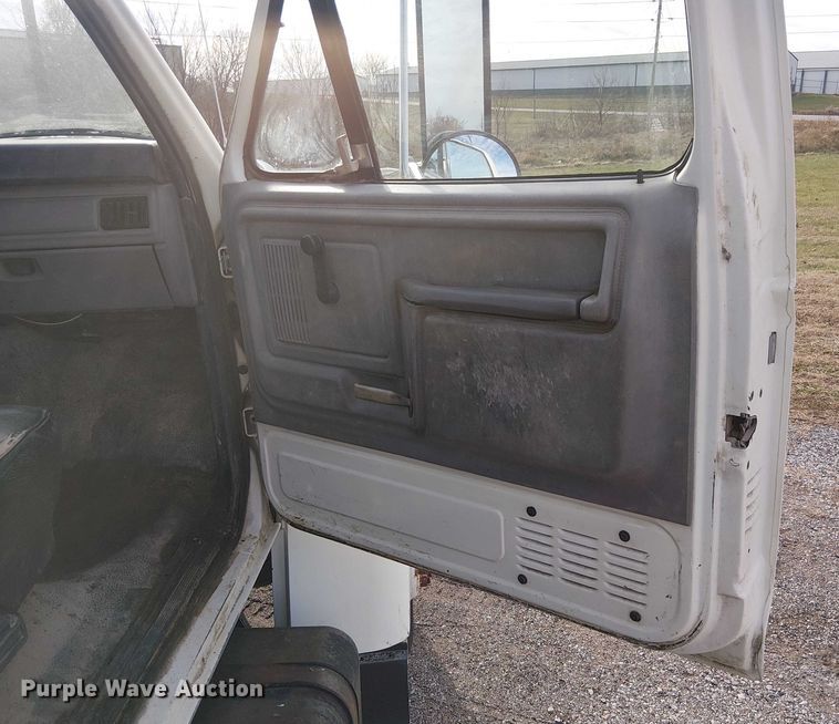 image for item FK0871 1998 Ford F800 dump flatbed truck