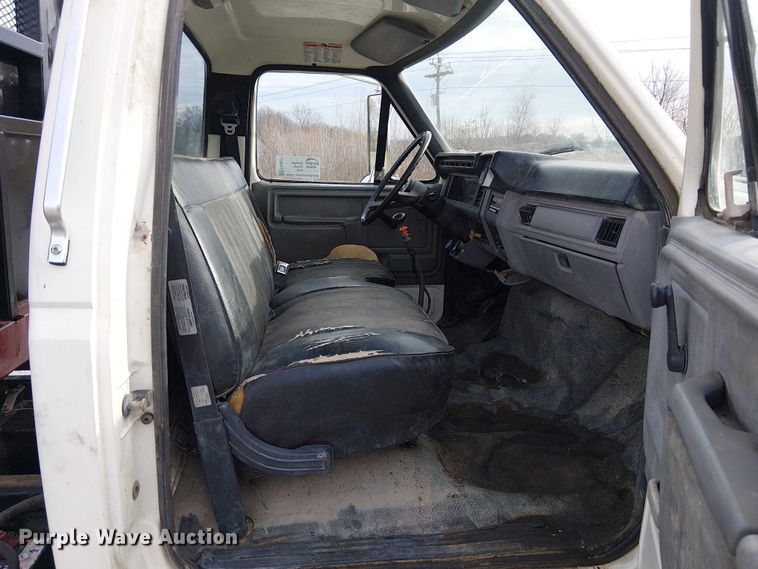 image for item FK0871 1998 Ford F800 dump flatbed truck