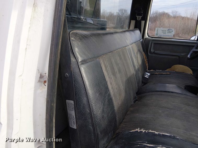 image for item FK0871 1998 Ford F800 dump flatbed truck