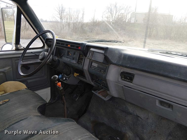 image for item FK0871 1998 Ford F800 dump flatbed truck