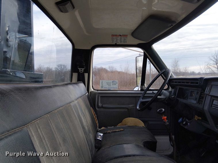 image for item FK0871 1998 Ford F800 dump flatbed truck