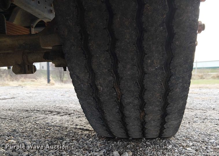 image for item FK0871 1998 Ford F800 dump flatbed truck