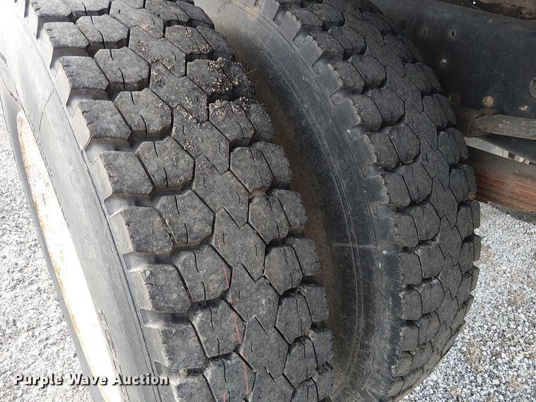 image for item FK0871 1998 Ford F800 dump flatbed truck