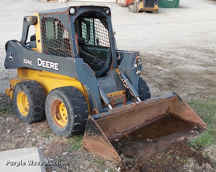 image for item FK0873 2017 John Deere 324E skid steer loader