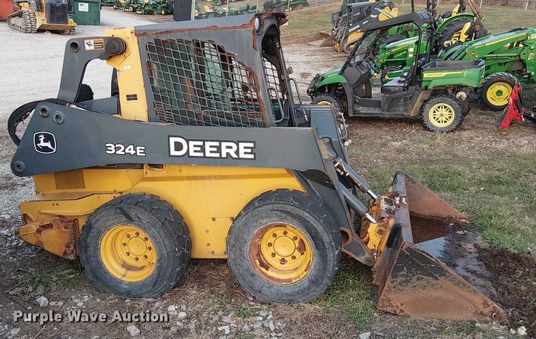 image for item FK0873 2017 John Deere 324E skid steer loader
