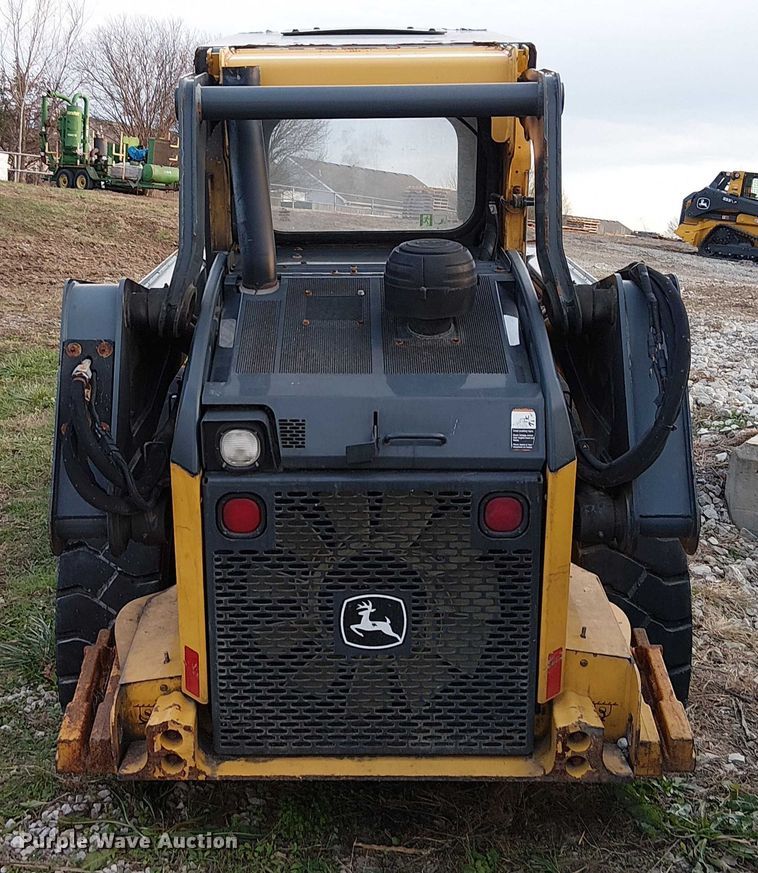 image for item FK0873 2017 John Deere 324E skid steer loader