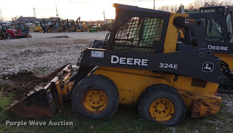 image for item FK0873 2017 John Deere 324E skid steer loader