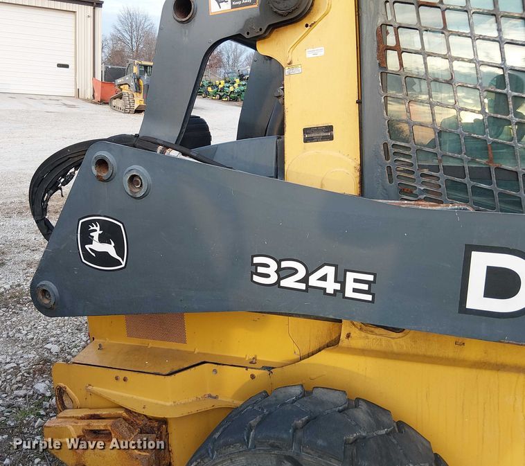 image for item FK0873 2017 John Deere 324E skid steer loader