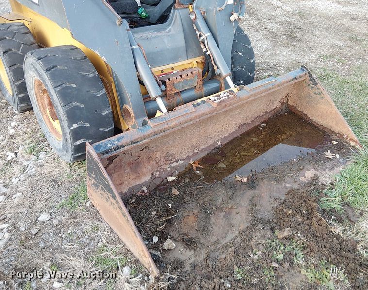 image for item FK0873 2017 John Deere 324E skid steer loader