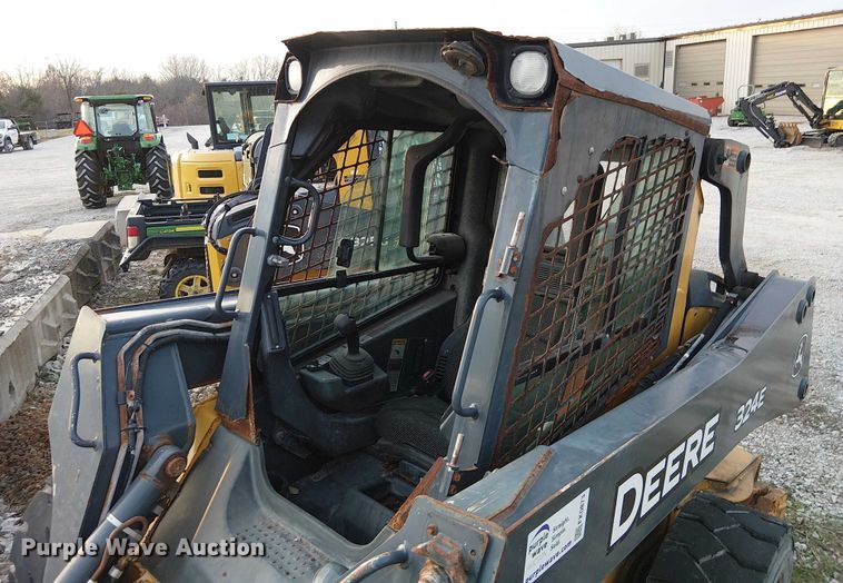 image for item FK0873 2017 John Deere 324E skid steer loader