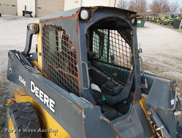 image for item FK0873 2017 John Deere 324E skid steer loader