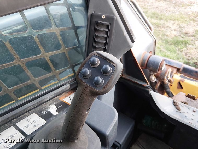 image for item FK0873 2017 John Deere 324E skid steer loader