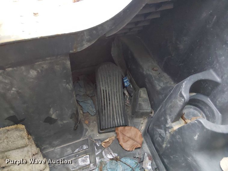 image for item FK0873 2017 John Deere 324E skid steer loader