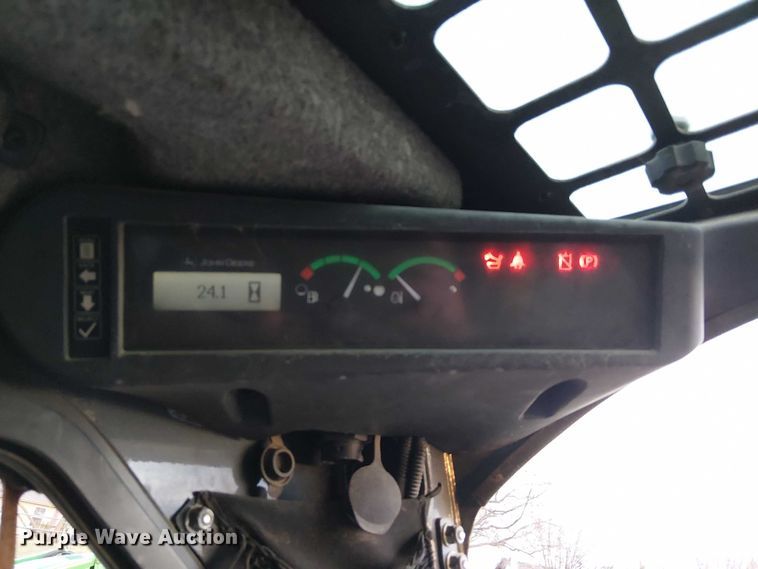 image for item FK0873 2017 John Deere 324E skid steer loader