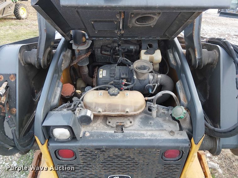image for item FK0873 2017 John Deere 324E skid steer loader