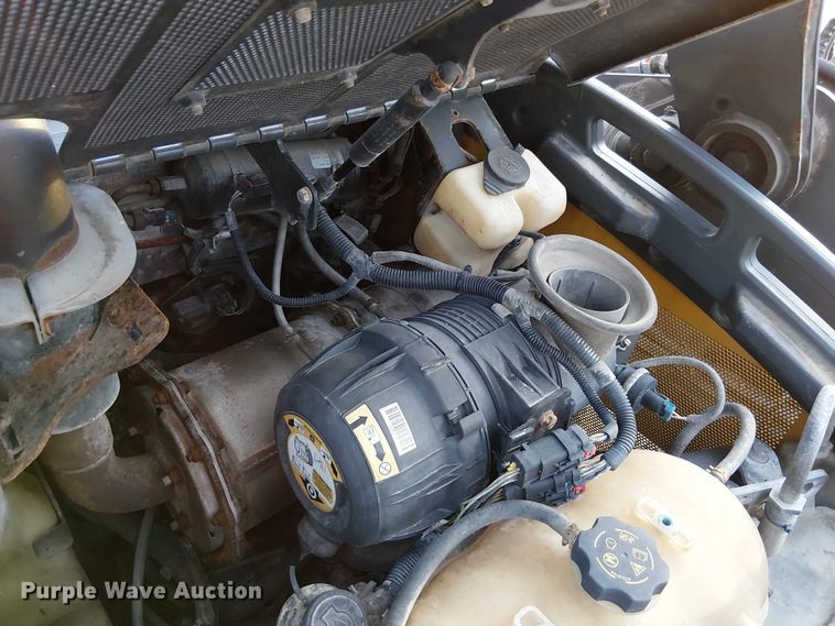 image for item FK0873 2017 John Deere 324E skid steer loader