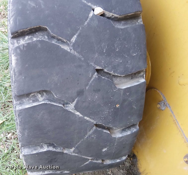 image for item FK0873 2017 John Deere 324E skid steer loader