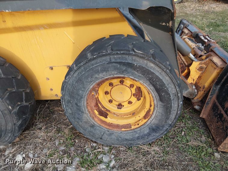 image for item FK0873 2017 John Deere 324E skid steer loader