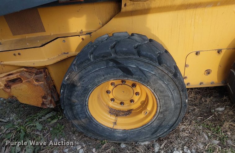 image for item FK0873 2017 John Deere 324E skid steer loader