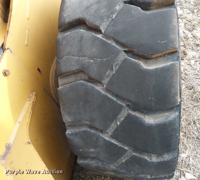 image for item FK0873 2017 John Deere 324E skid steer loader