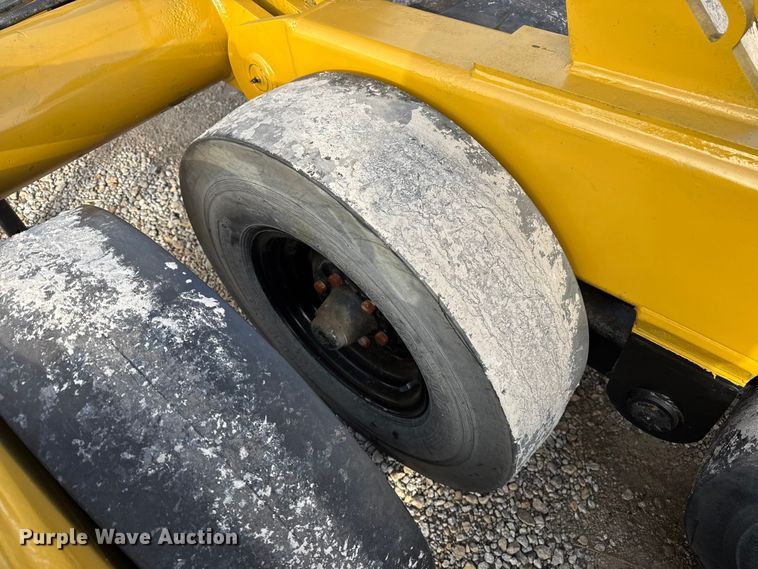 image for item FK0882 Handy Hitch motor grader pneumatic roller