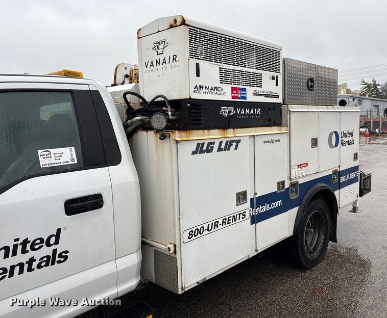 image for item FK1039 2019 Ford F550 Super Duty utility / service truck