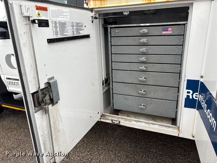 image for item FK1039 2019 Ford F550 Super Duty utility / service truck