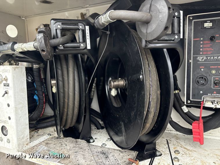 image for item FK1039 2019 Ford F550 Super Duty utility / service truck