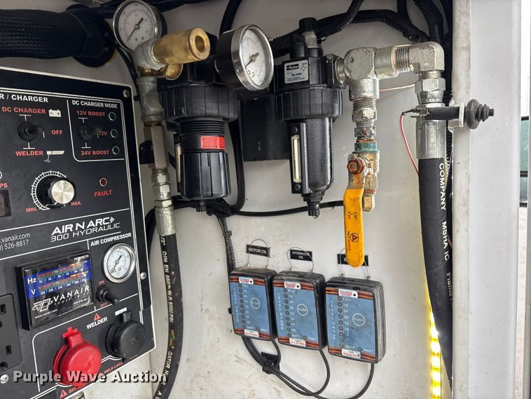 image for item FK1039 2019 Ford F550 Super Duty utility / service truck