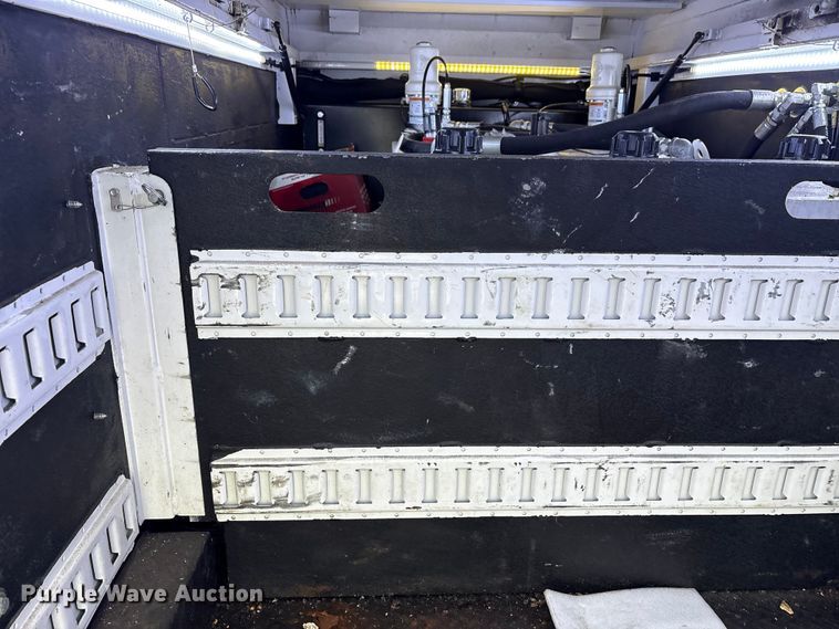 image for item FK1039 2019 Ford F550 Super Duty utility / service truck