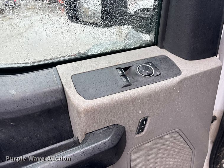 image for item FK1039 2019 Ford F550 Super Duty utility / service truck
