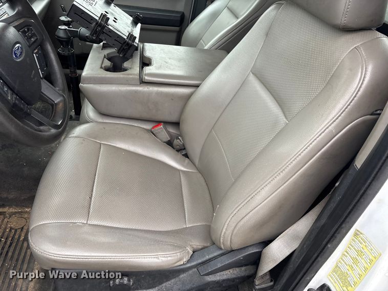 image for item FK1039 2019 Ford F550 Super Duty utility / service truck