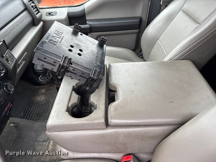 image for item FK1039 2019 Ford F550 Super Duty utility / service truck