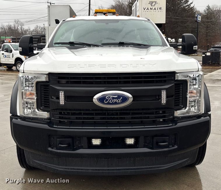 image for item FK1040 2019 Ford F550 Super Duty utility / service truck