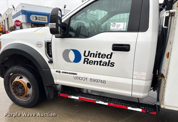 image for item FK1040 2019 Ford F550 Super Duty utility / service truck