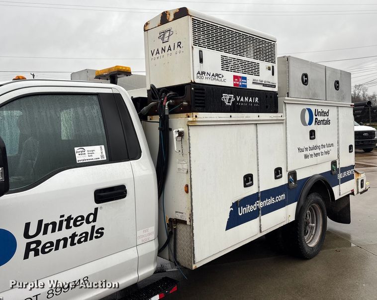 image for item FK1040 2019 Ford F550 Super Duty utility / service truck