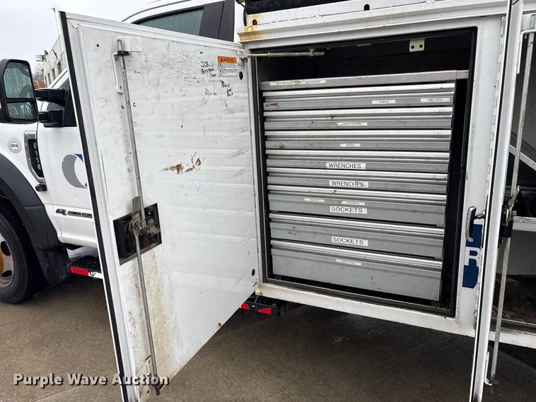 image for item FK1040 2019 Ford F550 Super Duty utility / service truck