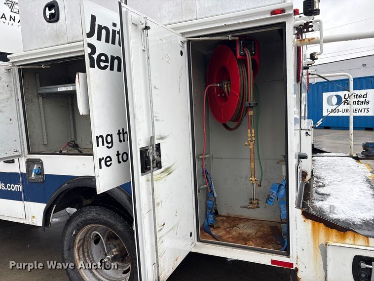 image for item FK1040 2019 Ford F550 Super Duty utility / service truck