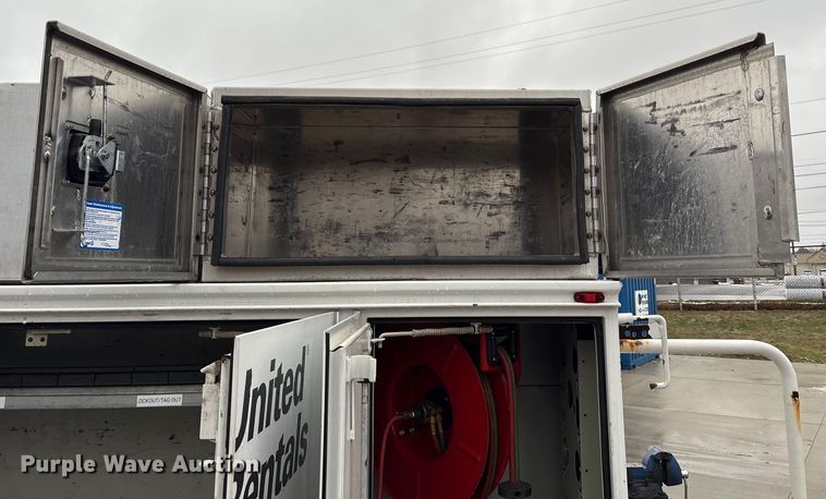 image for item FK1040 2019 Ford F550 Super Duty utility / service truck