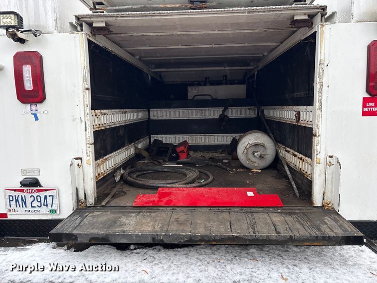 image for item FK1040 2019 Ford F550 Super Duty utility / service truck