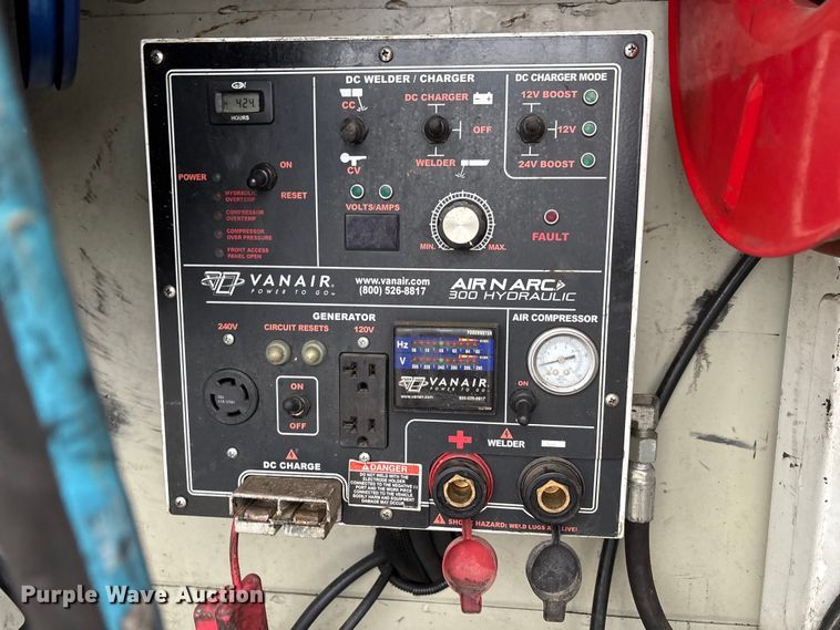 image for item FK1040 2019 Ford F550 Super Duty utility / service truck