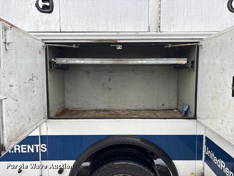 image for item FK1040 2019 Ford F550 Super Duty utility / service truck