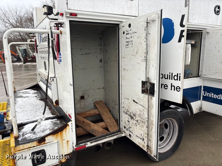 image for item FK1040 2019 Ford F550 Super Duty utility / service truck