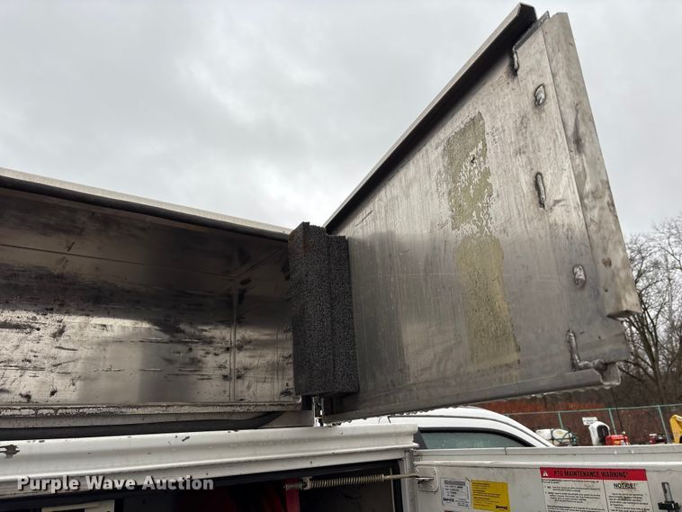 image for item FK1040 2019 Ford F550 Super Duty utility / service truck