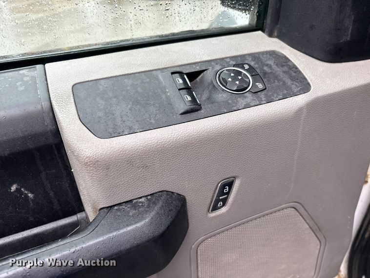 image for item FK1040 2019 Ford F550 Super Duty utility / service truck