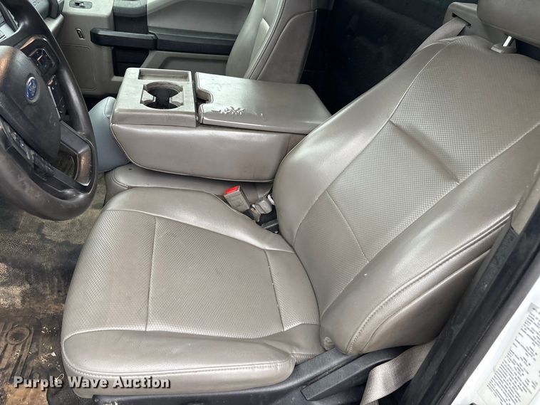 image for item FK1040 2019 Ford F550 Super Duty utility / service truck