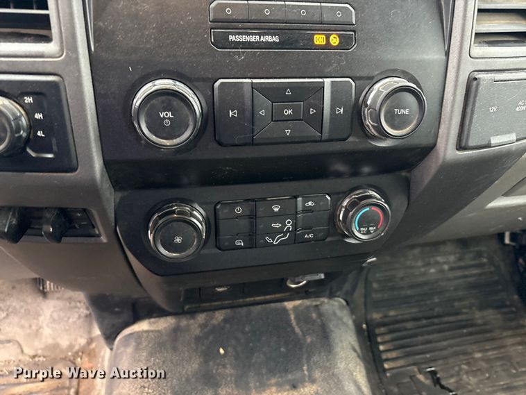 image for item FK1040 2019 Ford F550 Super Duty utility / service truck