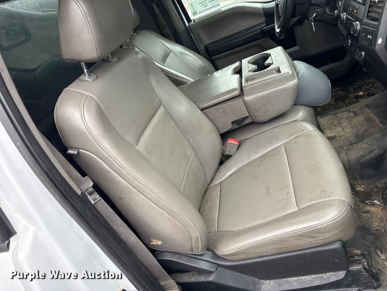 image for item FK1040 2019 Ford F550 Super Duty utility / service truck